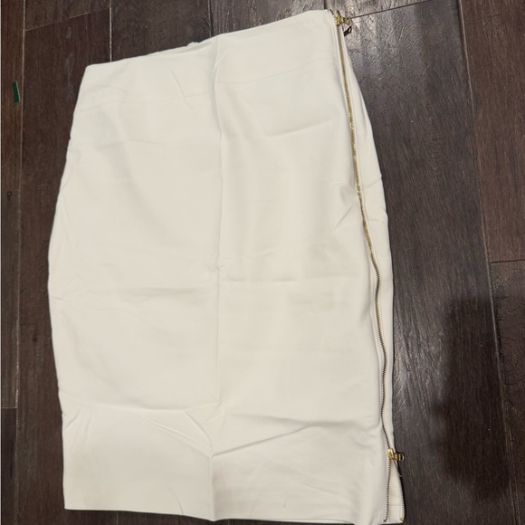 Pencil Skirt - Picture 2 of 4